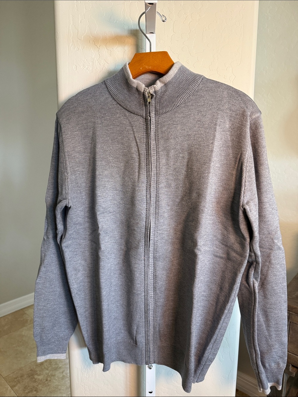 Men's Full-Zip Gray Sweater Jacket NWT Size XL
